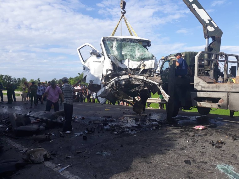 Hiện trường vụ tai nạn ‘kinh hoàng’ khiến 13 người đi rước dâu thiệt mạng ảnh 10