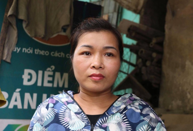 Người dân bàng hoàng sau hàng loạt ngôi nhà đổ xuống sông Đà ảnh 2