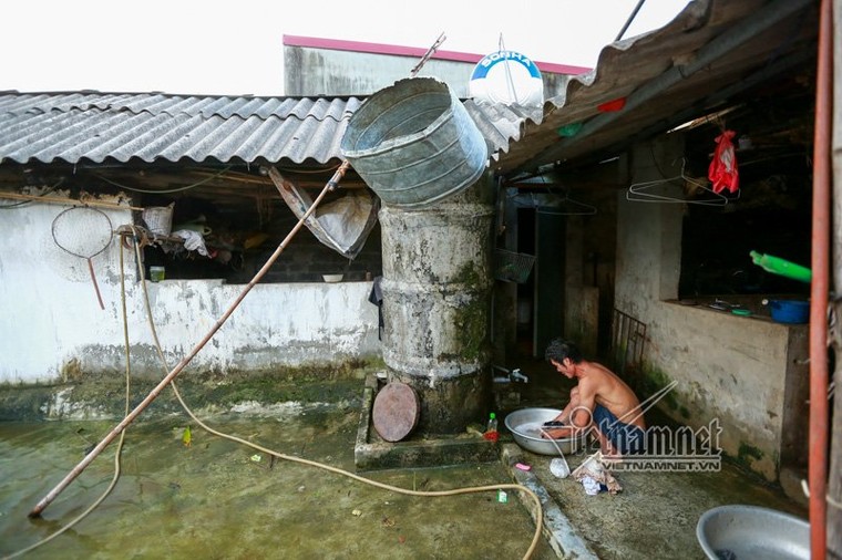 Lụt lịch sử ở Chương Mỹ: Bơi thuyền tiếp tế thức ăn, lở loét vì lội nước ảnh 10