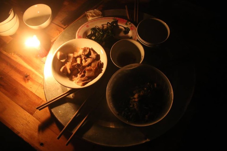 Lụt lịch sử ở Chương Mỹ: Bơi thuyền tiếp tế thức ăn, lở loét vì lội nước ảnh 12