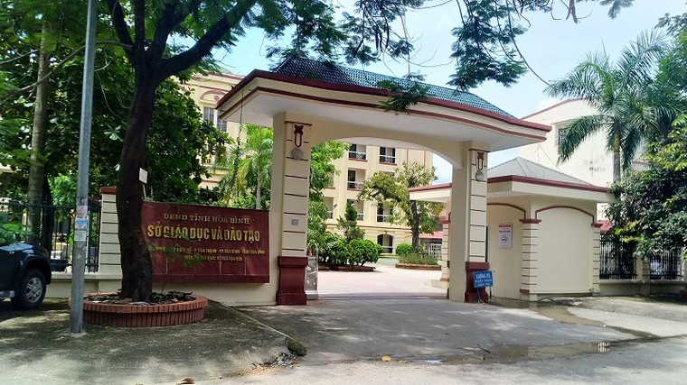 Nóng: 5 cán bộ chấm thi trắc nghiệm ở Hòa Bình bị triệu tập ảnh 1