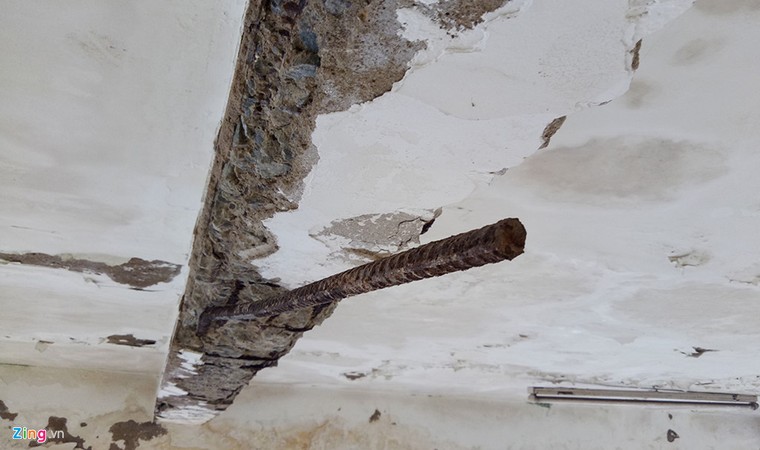 Vừa dạy học vừa run trong trường cấp 2 sắp sập ảnh 4