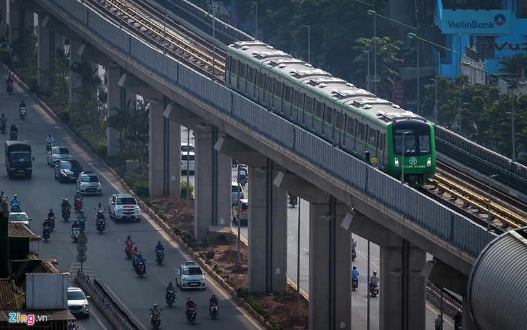 Tàu đường sắt trên cao lăn bánh qua các tuyến phố Hà Nội ảnh 8