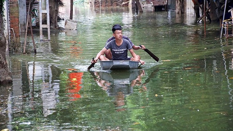Rác thải nguy hại bủa vây vùng ngập trũng ở Chương Mỹ ảnh 12