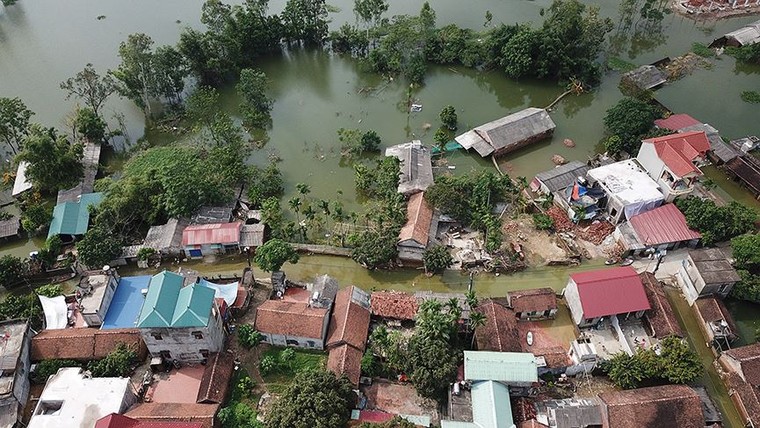 Rác thải nguy hại bủa vây vùng ngập trũng ở Chương Mỹ ảnh 1