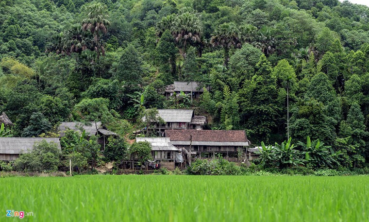 Cuộc sống ở xã vùng cao cứ hơn 100 người có 1 người nhiễm HIV ảnh 1