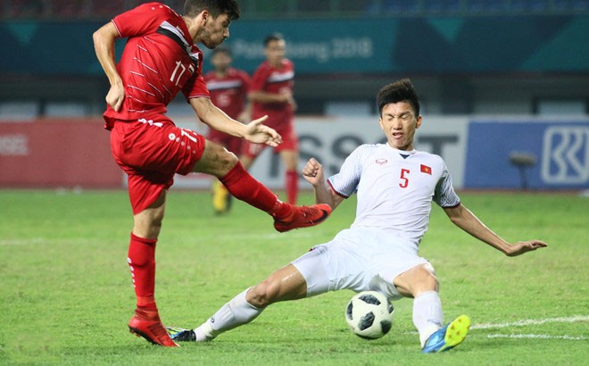 Hậu vệ Đoàn Văn Hậu vắng mặt ở trận bán kết gặp Hàn Quốc ảnh 1
