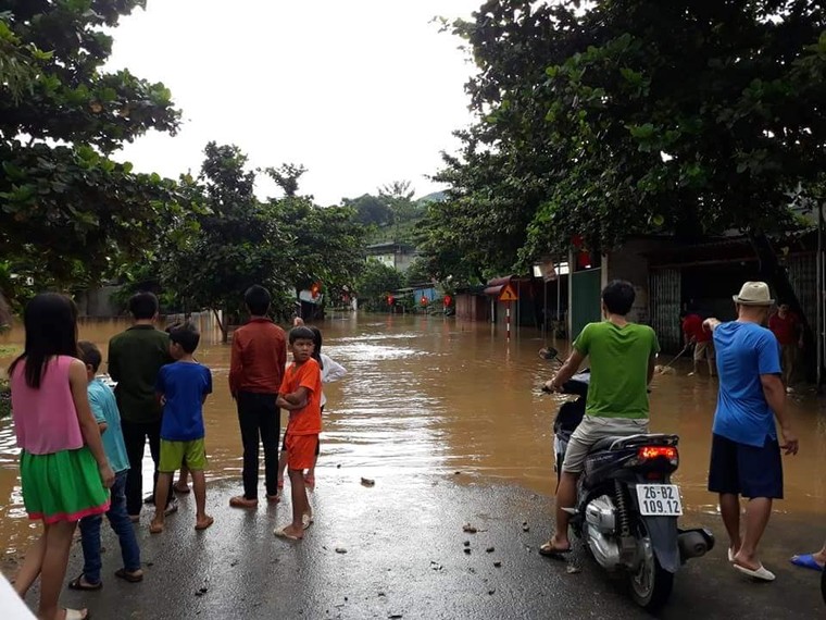 Mưa lũ lịch sử tại Sơn La, dân cuống cuồng chạy thoát thân ảnh 7