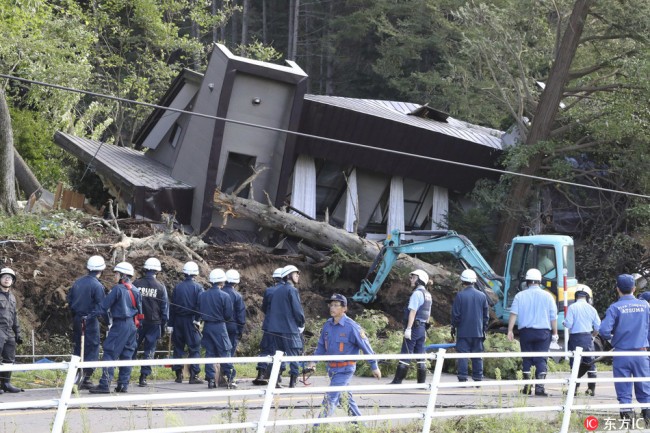 Siêu bão vừa qua, Nhật Bản lại ‘lao đao’ vì động đất ảnh 4