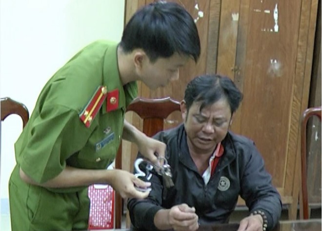 Bị dọa cho nghỉ việc, nam bảo vệ đâm chết nữ quản lý siêu thị ảnh 1