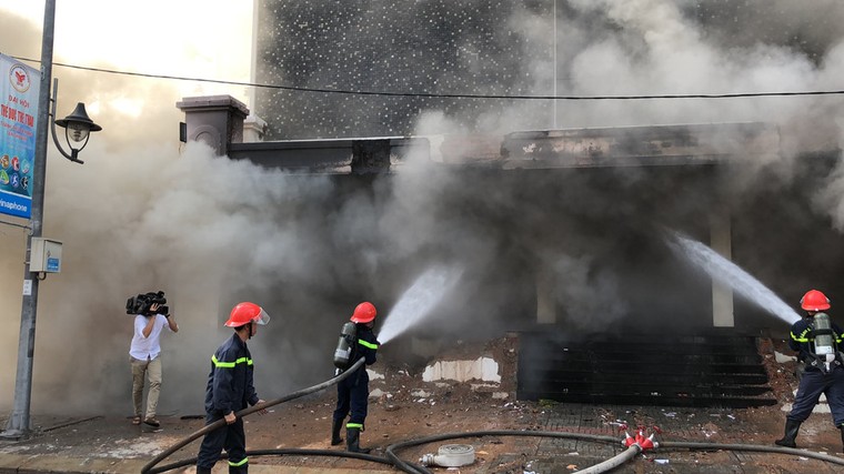 Triệu tập 2 công nhân gò hàn trong vụ cháy vũ trường Đà Nẵng ảnh 1