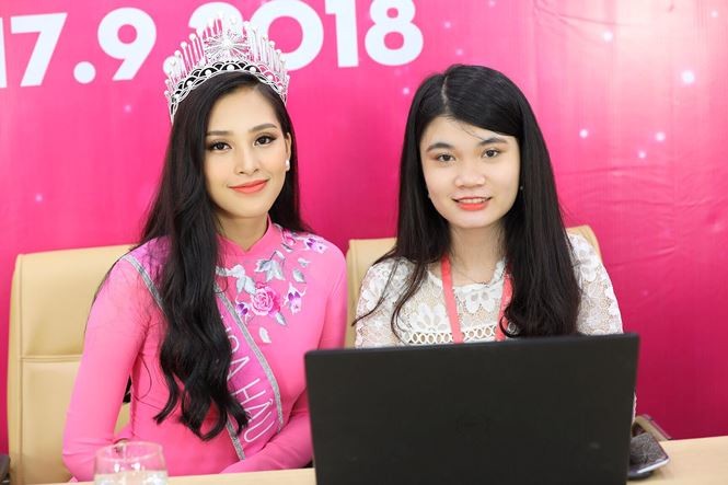 Trần Tiểu Vy: ‘Danh hiệu Hoa hậu Việt Nam 2018 là món quà sinh nhật sớm tặng mẹ’ ảnh 4