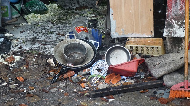 Ngổn ngang hiện trường vụ cháy 9 ngôi nhà trên đường Đê La Thành ảnh 10