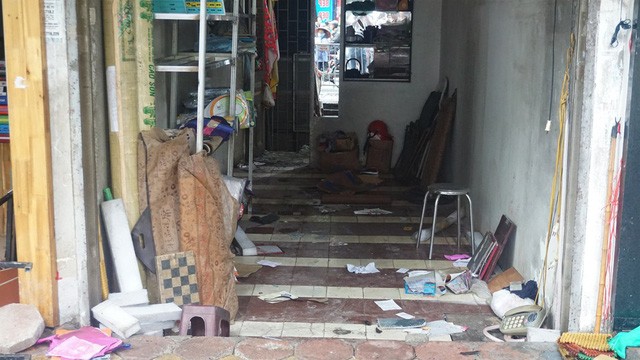 Ngổn ngang hiện trường vụ cháy 9 ngôi nhà trên đường Đê La Thành ảnh 7