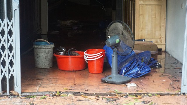 Ngổn ngang hiện trường vụ cháy 9 ngôi nhà trên đường Đê La Thành ảnh 9