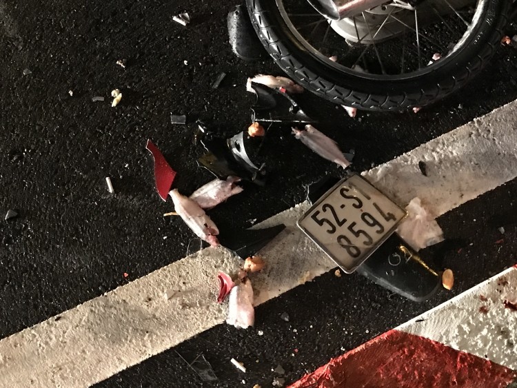 Truy tìm tài xế xe ba gác tông hai mẹ con nhập viện cấp cứu ảnh 2