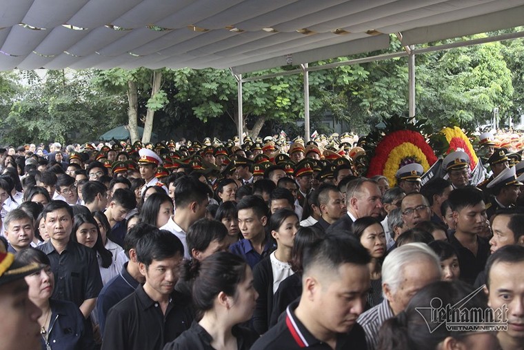 Điều đặc biệt ở đoàn 800 người vào viếng Chủ tịch nước ảnh 3