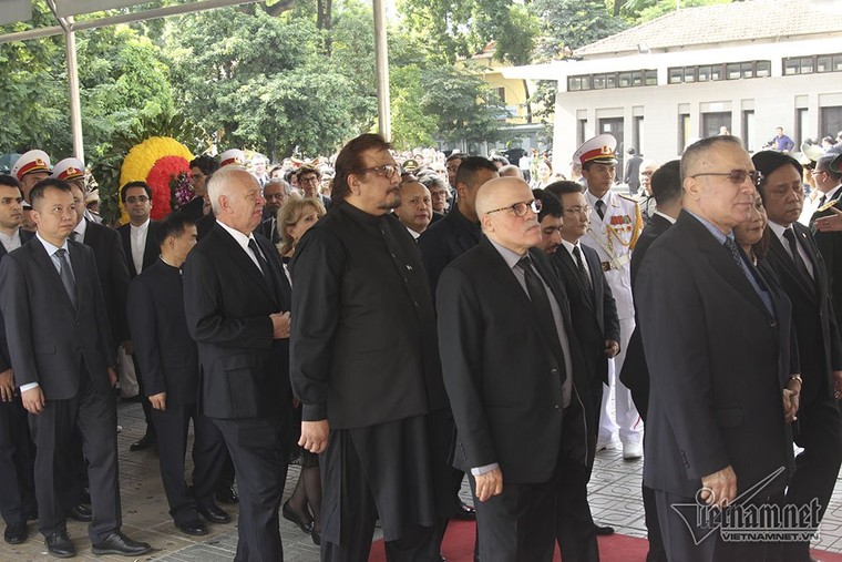 Điều đặc biệt ở đoàn 800 người vào viếng Chủ tịch nước ảnh 12