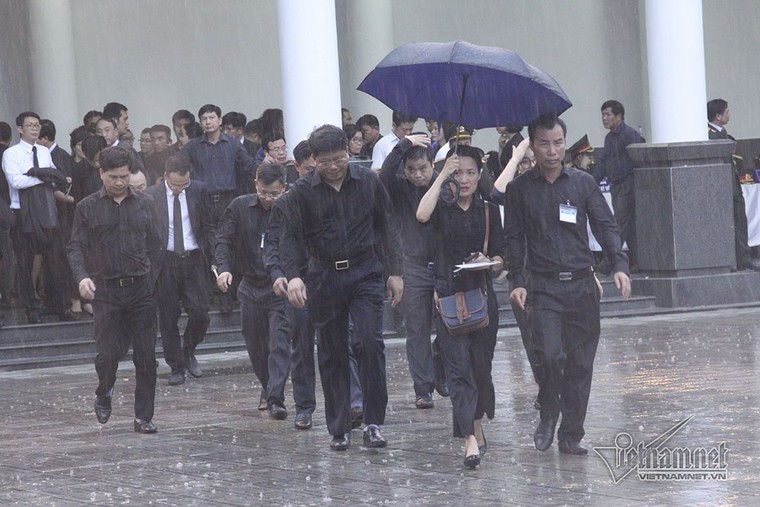 Điều đặc biệt ở đoàn 800 người vào viếng Chủ tịch nước ảnh 16