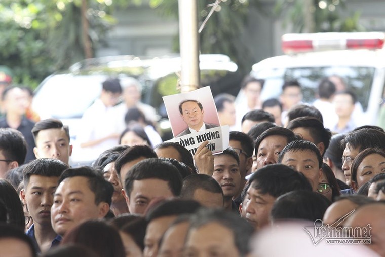 Điều đặc biệt ở đoàn 800 người vào viếng Chủ tịch nước ảnh 5