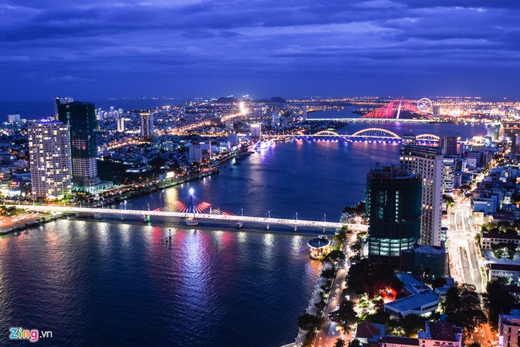 Hiện tại, cầu sông Hàn là cầu quay dây văng duy nhất của Việt Nam. Kiến trúc sư nước nào đã thiết kế cây cầu này?