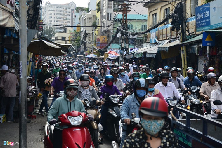 Toàn cảnh vụ sập giàn giáo trước hầm Thủ Thiêm khiến giao thông tê liệt nhiều giờ ảnh 13