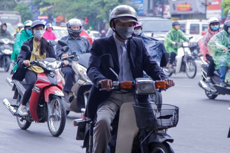 Người Hà Nội run run trong cái lạnh đầu mùa ảnh 3