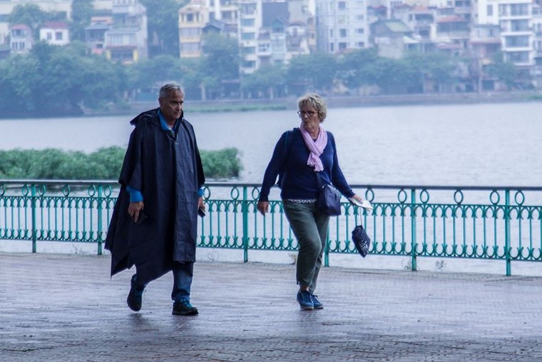 Người Hà Nội run run trong cái lạnh đầu mùa ảnh 4