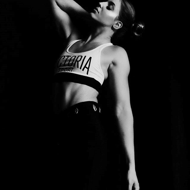 'Hot girl bóng rổ' Mỹ cao 1,8 m, thân hình nóng bỏng như người mẫu ảnh 12