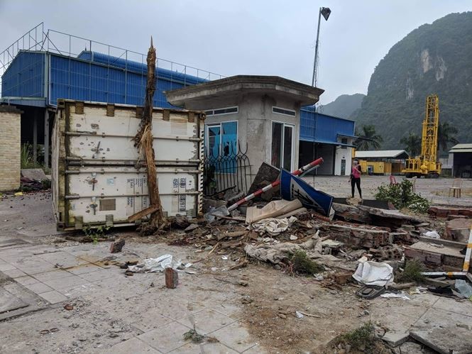 Container mất lái đâm liên hoàn nhiều người thương vong ảnh 4