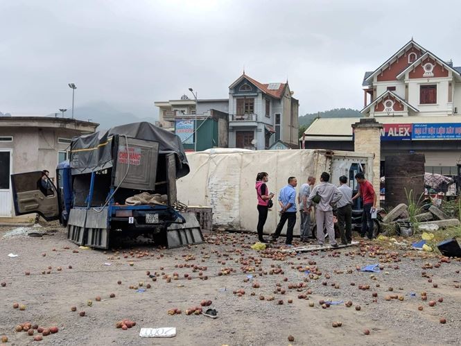 Container mất lái đâm liên hoàn nhiều người thương vong ảnh 6