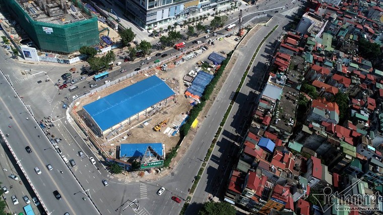 Ngày rối loạn phố Kim Mã: Xế hộp ngỡ ngàng, xe máy chen nhau hít khói ảnh 2