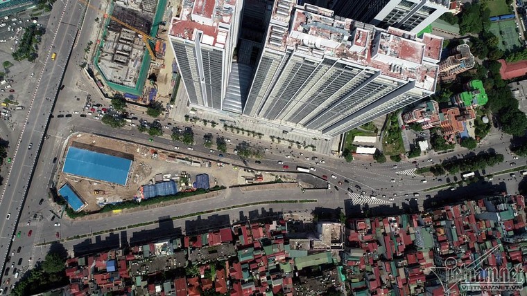 Ngày rối loạn phố Kim Mã: Xế hộp ngỡ ngàng, xe máy chen nhau hít khói ảnh 3