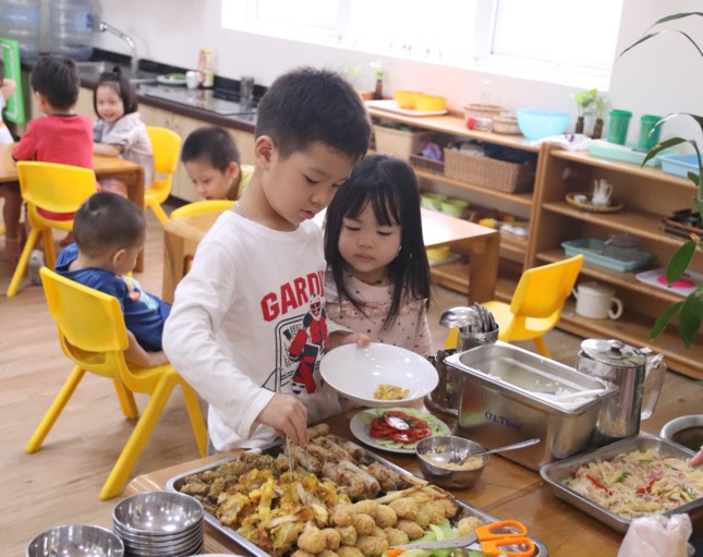 Một tuổi thơ, hai thế giới… ảnh 2