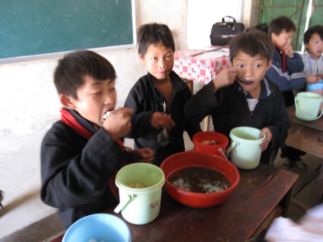 Một tuổi thơ, hai thế giới… ảnh 4