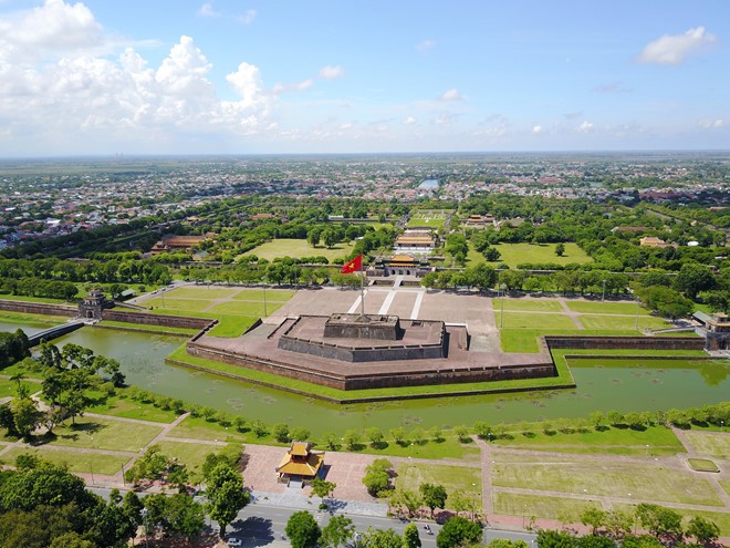 Thành phố có tên ngắn nhất Việt Nam hiện là tỉnh lỵ của địa phương nào?