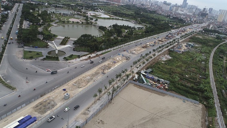 Hà Nội: Đường nghìn tỷ khác lạ sau 1 năm 'khai tử' hàng cổ thụ ảnh 1