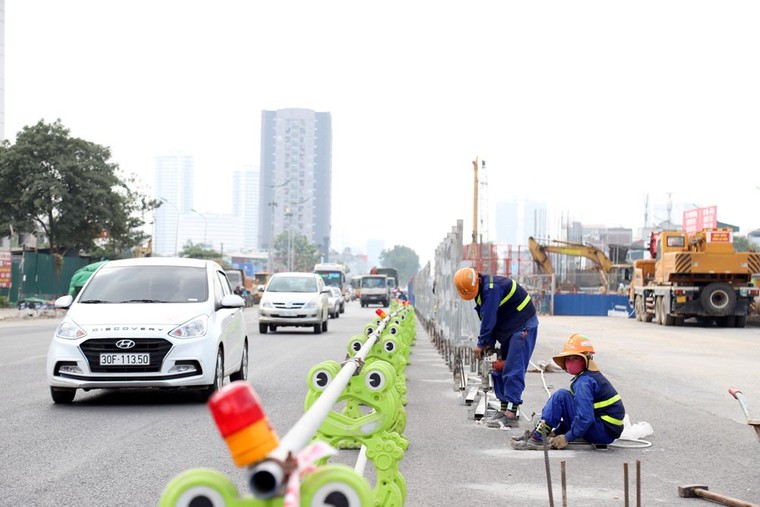 Hà Nội: Đường nghìn tỷ khác lạ sau 1 năm 'khai tử' hàng cổ thụ ảnh 20