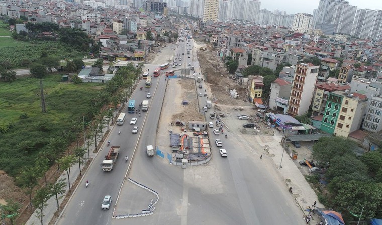 Hà Nội: Đường nghìn tỷ khác lạ sau 1 năm 'khai tử' hàng cổ thụ ảnh 5