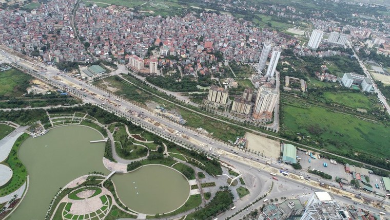 Hà Nội: Đường nghìn tỷ khác lạ sau 1 năm 'khai tử' hàng cổ thụ ảnh 7