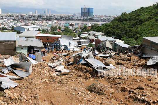Rơi nước mắt trước cảnh tan hoang xóm Núi ảnh 1