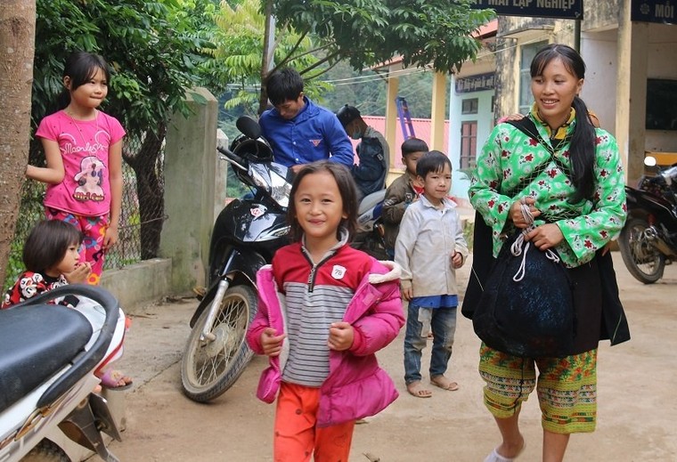 Những đứa trẻ đi học vui hơn ở nhà ảnh 12