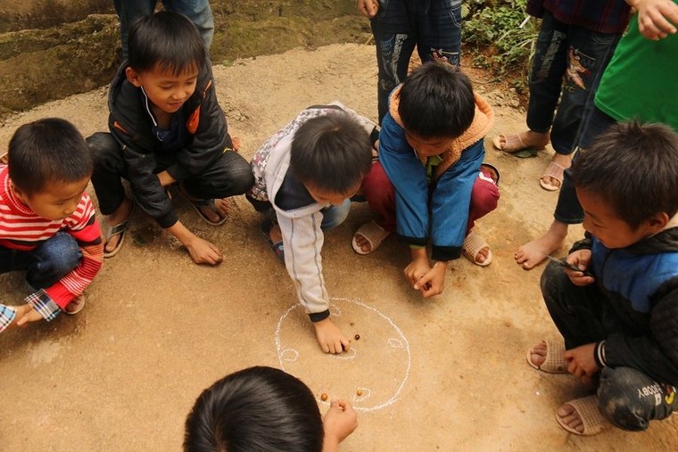 Những đứa trẻ đi học vui hơn ở nhà ảnh 5