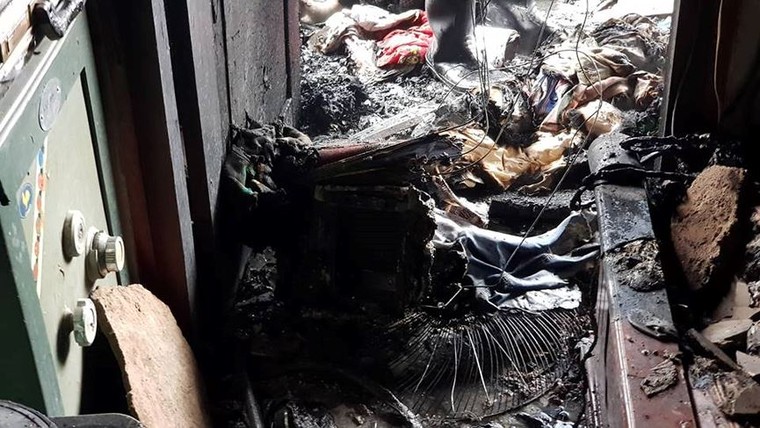 Hiện trường vụ cháy lớn tại khu tập thể cũ trên đường Tôn Thất Tùng ảnh 8