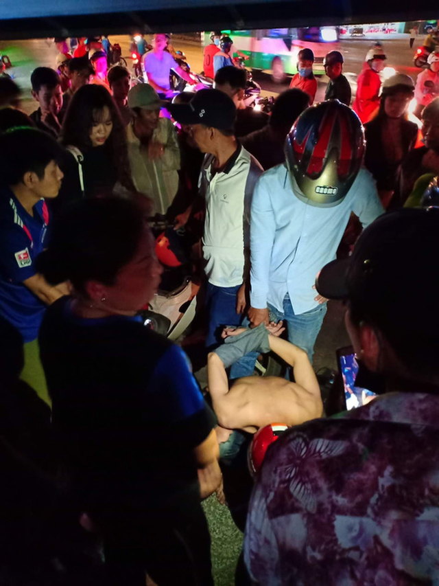 Nữ sinh thanh nhạc quật ngã 2 tên cướp bằng thế võ Vovinam ảnh 1