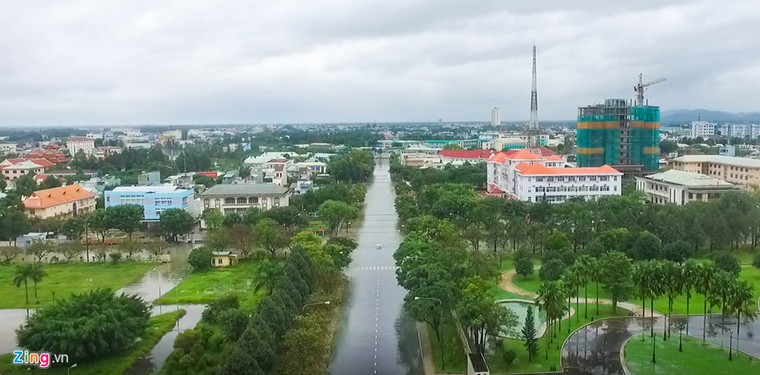 Toàn cảnh đô thị Tam Kỳ ngập sâu trong mưa lũ ảnh 5