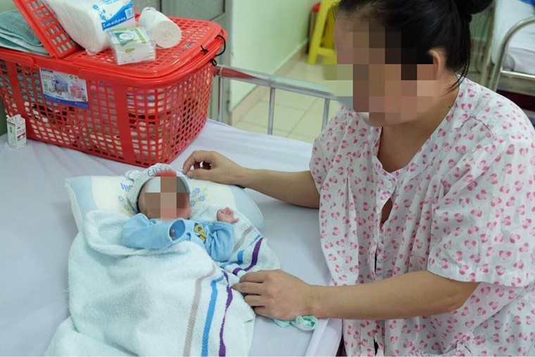 Nuôi sống bé trai sinh non nhỏ chỉ bằng chiếc bánh mì ảnh 1