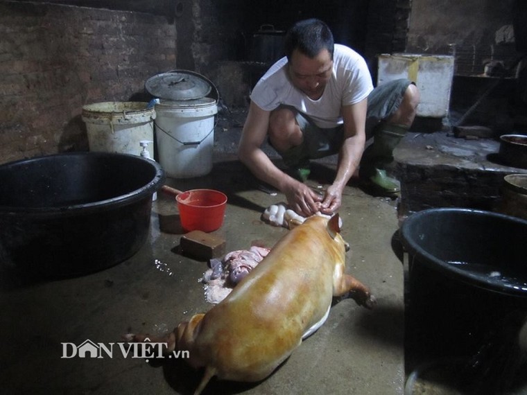 AFF Cup: Dân phố núi Sơn La mổ lợn, sắm 'chảo' tiếp lửa ĐT Việt Nam ảnh 15