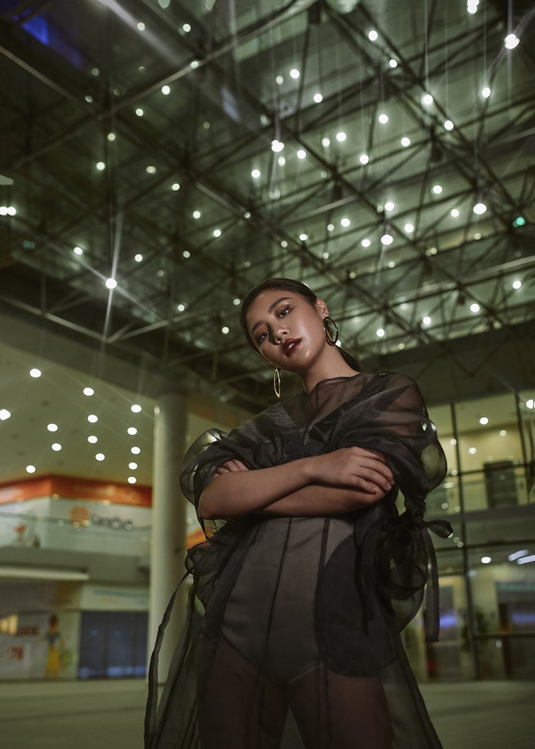 Không thể nhận ra Văn Mai Hương ngày nào với phong cách 'lột xác' như thế này ảnh 11