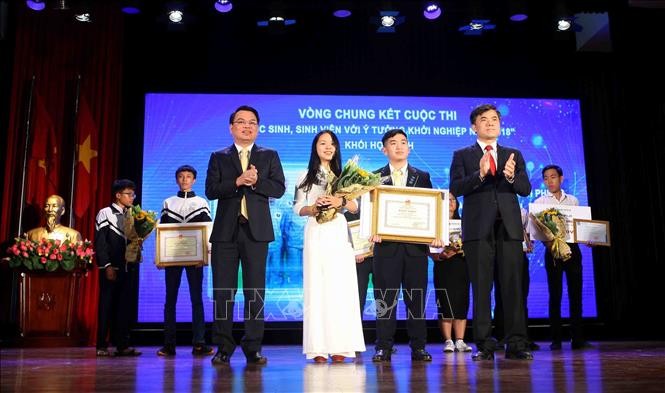 Trao giải cuộc thi 'Học sinh, sinh viên với ý tưởng khởi nghiệp - SWIS 2018' ảnh 1